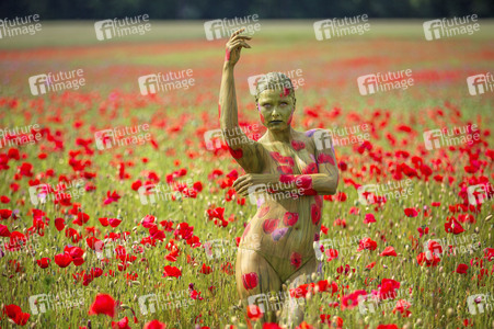 NATURE ART: Rotmohn / Red Poppy Bodypainting