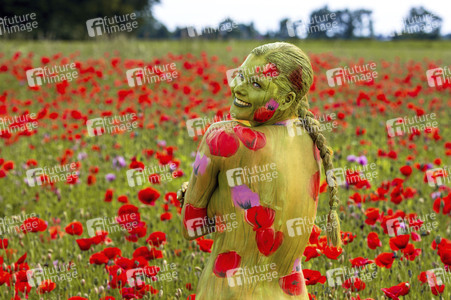 NATURE ART: Rotmohn / Red Poppy Bodypainting
