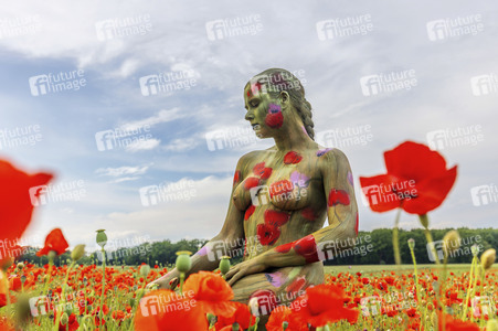 NATURE ART: Rotmohn / Red Poppy Bodypainting
