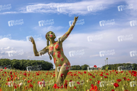NATURE ART: Rotmohn / Red Poppy Bodypainting