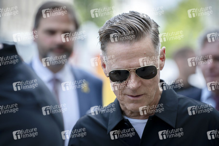 Fotoausstellung 'Wounded: The Legacy of War' von Bryan Adams beim 1. Nationalen Veteranentag in Berlin