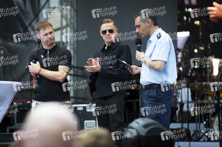 Fotoausstellung 'Wounded: The Legacy of War' von Bryan Adams beim 1. Nationalen Veteranentag in Berlin