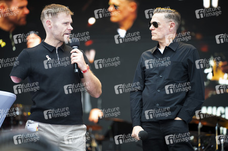 Fotoausstellung 'Wounded: The Legacy of War' von Bryan Adams beim 1. Nationalen Veteranentag in Berlin