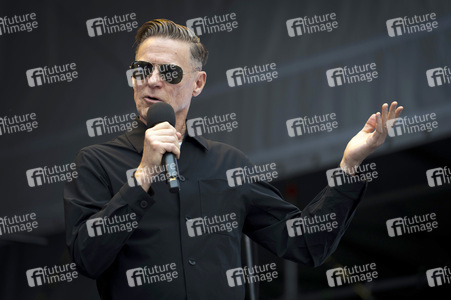 Fotoausstellung 'Wounded: The Legacy of War' von Bryan Adams beim 1. Nationalen Veteranentag in Berlin