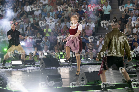 TV-Show 'Schlagerbooom Open Air 2025 - Die Berge leuchten!' in Kitzbühel