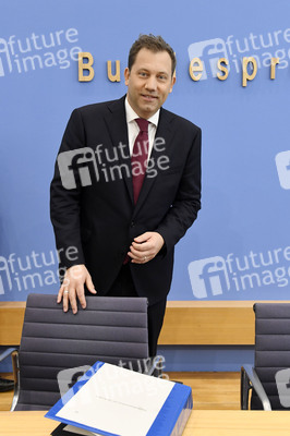 Bundespressekonferenz zum Entwurf des Bundeshaushalts 2025 in Berlin