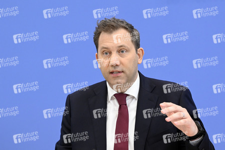 Bundespressekonferenz zum Entwurf des Bundeshaushalts 2025 in Berlin