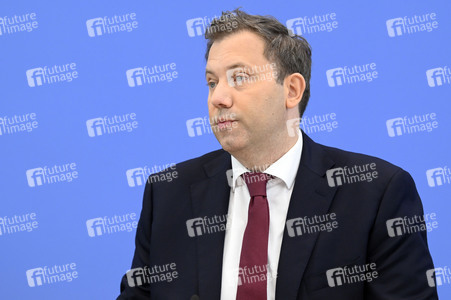 Bundespressekonferenz zum Entwurf des Bundeshaushalts 2025 in Berlin