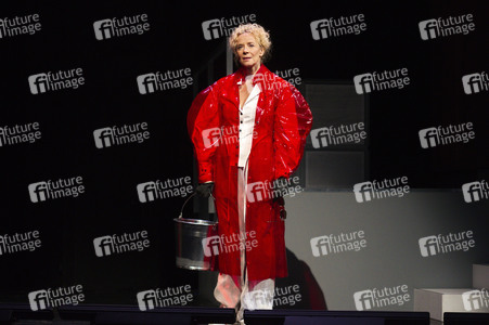 Theaterprobe 'DI-VI-SI-ON' in Berlin