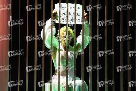 Theaterprobe 'DI-VI-SI-ON' in Berlin