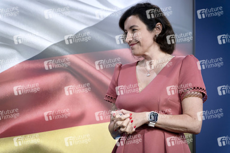 Unterzeichnung von Absichtserklärungen zwischen Japan und Deutschland in Berlin