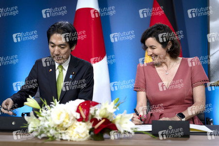 Unterzeichnung von Absichtserklärungen zwischen Japan und Deutschland in Berlin