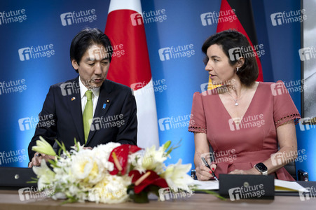 Unterzeichnung von Absichtserklärungen zwischen Japan und Deutschland in Berlin