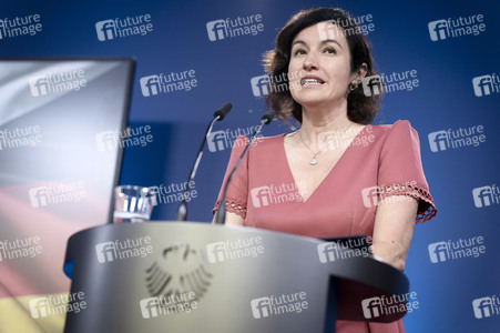 Unterzeichnung von Absichtserklärungen zwischen Japan und Deutschland in Berlin