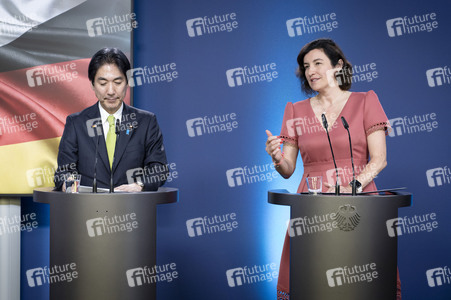 Unterzeichnung von Absichtserklärungen zwischen Japan und Deutschland in Berlin