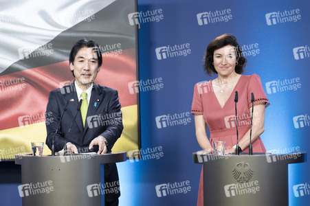 Unterzeichnung von Absichtserklärungen zwischen Japan und Deutschland in Berlin