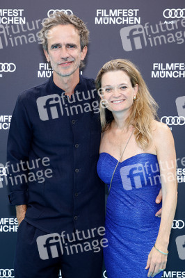 Festivaleröffnung mit Filmpremiere 'The Ballad of Wallis Island', Filmfest München 2025