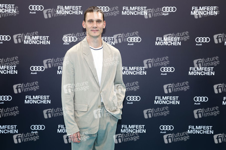 Festivaleröffnung mit Filmpremiere 'The Ballad of Wallis Island', Filmfest München 2025