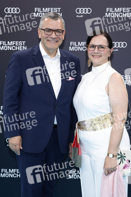 Festivaleröffnung mit Filmpremiere 'The Ballad of Wallis Island', Filmfest München 2025