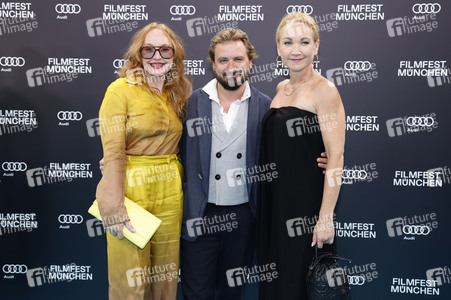 Festivaleröffnung mit Filmpremiere 'The Ballad of Wallis Island', Filmfest München 2025