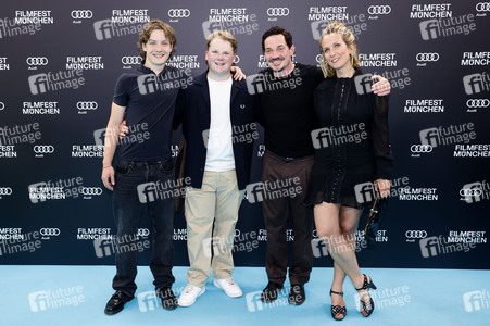 Festivaleröffnung mit Filmpremiere 'The Ballad of Wallis Island', Filmfest München 2025