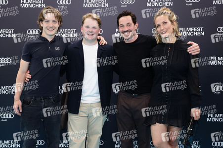 Festivaleröffnung mit Filmpremiere 'The Ballad of Wallis Island', Filmfest München 2025