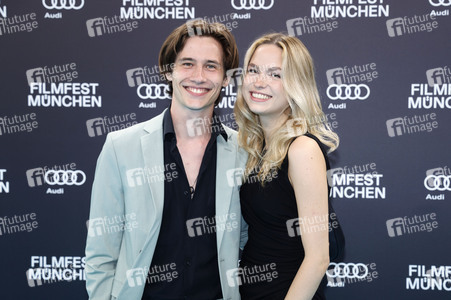 Festivaleröffnung mit Filmpremiere 'The Ballad of Wallis Island', Filmfest München 2025