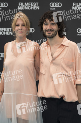 Festivaleröffnung mit Filmpremiere 'The Ballad of Wallis Island', Filmfest München 2025