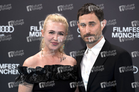 Festivaleröffnung mit Filmpremiere 'The Ballad of Wallis Island', Filmfest München 2025