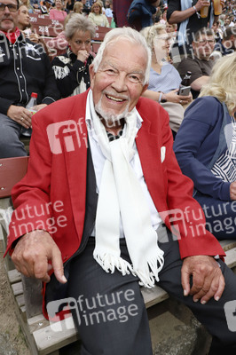 Premiere 'Halbblut' in Bad Segeberg