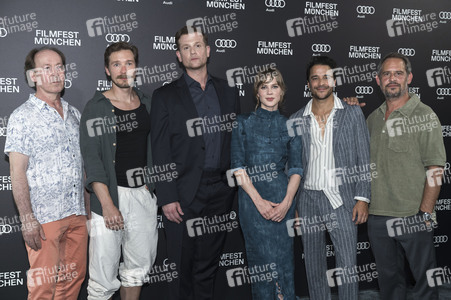 Serienpremiere 'Miss Sophie - Same Procedure as Every Year', Fil