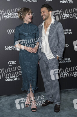 Serienpremiere 'Miss Sophie - Same Procedure as Every Year', Fil