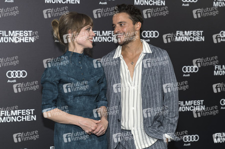 Serienpremiere 'Miss Sophie - Same Procedure as Every Year', Fil