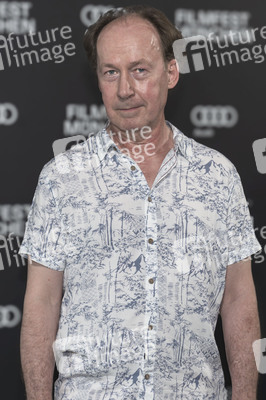 Serienpremiere 'Miss Sophie - Same Procedure as Every Year', Fil