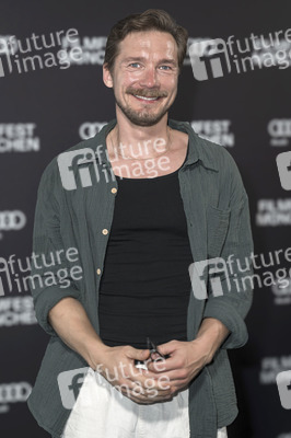 Serienpremiere 'Miss Sophie - Same Procedure as Every Year', Fil