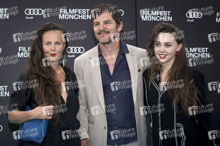 Festivaleröffnung mit Filmpremiere 'The Ballad of Wallis Island', Filmfest München 2025