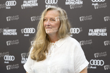 CineMerit Award für Gillian Anderson und Filmpremiere 'Der Salzpfad', Filmfest München 2025