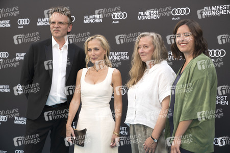 CineMerit Award für Gillian Anderson und Filmpremiere 'Der Salzpfad', Filmfest München 2025