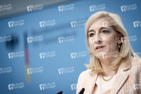 Pressestatement von Bundesgesundheitsministerin Nina Warken in Berlin