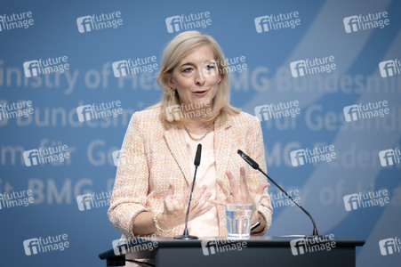 Pressestatement von Bundesgesundheitsministerin Nina Warken in Berlin