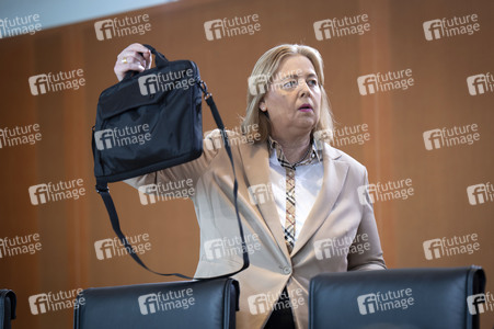 9. Sitzung des Bundeskabinetts in Berlin