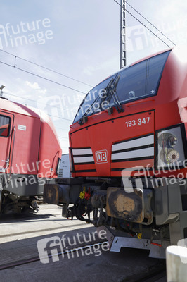 Erste automatisierte Güterzuglokomotive von DB Cargo im Testbetrieb in Köln