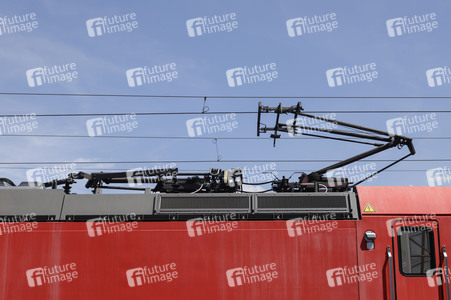 Erste automatisierte Güterzuglokomotive von DB Cargo im Testbetrieb in Köln