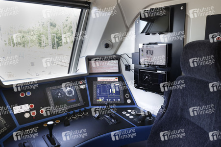 Erste automatisierte Güterzuglokomotive von DB Cargo im Testbet