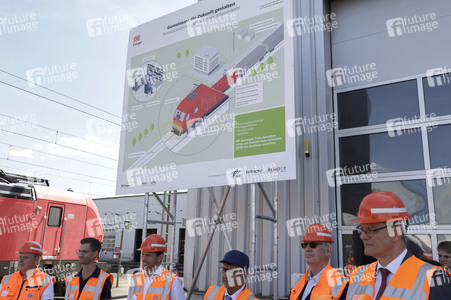 Erste automatisierte Güterzuglokomotive von DB Cargo im Testbetrieb in Köln