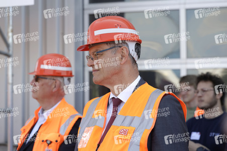 Erste automatisierte Güterzuglokomotive von DB Cargo im Testbetrieb in Köln