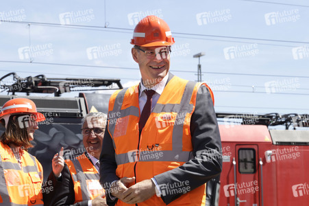 Erste automatisierte Güterzuglokomotive von DB Cargo im Testbet