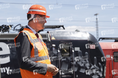 Erste automatisierte Güterzuglokomotive von DB Cargo im Testbet