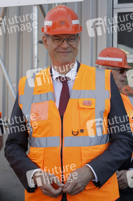 Erste automatisierte Güterzuglokomotive von DB Cargo im Testbetrieb in Köln