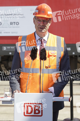 Erste automatisierte Güterzuglokomotive von DB Cargo im Testbet